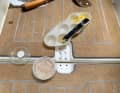 2. se è necessario riempire vecchi fori, mescolare l'epossidica con microfibre (cotone) per ottenere un composto cremoso.