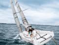 Sealing cranks: Place a new genoa sheet on the winch and seal it. If you want, you can also redirect it to the windward winch to make it easier to operate. Check the course, change to windward and get the main and traveller