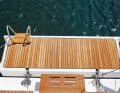 The 2.20 metre wide and 70 centimetre deep bathing platform folds out manually.