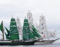 Kommen gemeinsam in Bremerhaven an: Die „Alexander von Humboldt II“ und die „Shabab Oman II“.
