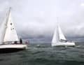 In der Welle: Langkieler gegen Kurzkieler: Wie verhalten sich die unterschiedlichen Rumpfformen in der kurzen Ostsee- Welle? Dieser Frage ging YACHT tv vor sechs Jahren nach und filmte das Verhalten eines klassischen Langkielers, eines gemäßigten Langkielers und eines modernen Kurzkielers. Die Ergebnisse waren überraschend.