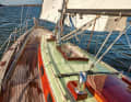 The red-brown mahogany and the Marstal green colour harmonise perfectly, a feast for the eyes