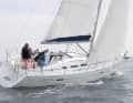 Oceanis 373: Platz und Komfort statt herausragenden Segeleigenschaften, dazu gehobene Ausstattung. Neu 2004. Rumpf Massivlaminat. Wellenanlage statt Saildrive. Riesiges Bad. Als Zweikabiner große Achterkoje. Rumpflänge 11,00 m; Breite 3,72 m; Gewicht 6,6 t; ab 80.000 Euro. YACHT-Test: Heft 9/2004