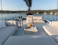 Roof terrace: The flybridge of the Gunboat 72 offers guests plenty of space on cosy lounge furniture. The steering position in front of it is centred