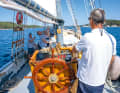 Zudem hielten ein Motor und Navigationselektronik Einzug an Bord