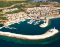 Lustica Bay est née sur une planche à dessin : une petite ville complète, y compris une marina pour yachts