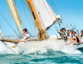 The design by Scotsman Alfred Mylne resembles a twelve-oared boat and was re-rigged so that it could be measured as such. Thanks to constant optimisation, the boat was successful on the track.