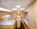 In the test, the Frenchwoman impressed with her good sailing characteristics, but the basic price is high. Length 9.99 m; width 3.80 m; weight 6.5 tonnes. YACHT test: Issue 22/2022