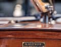 The fact that it is a traditionally built yacht made of wood was of secondary importance