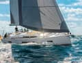 Hanse 460 : avec un facteur d'allongement inférieur à 2,9, la construction de Berret-Racoupeau est plus remplie que les bateaux de la concurrence. Construction intérieure robuste et de haute qualité avec jusqu'à cinq cabines. Longueur 13,87 m ; largeur 4,79 m ; poids 12,6 t ; à partir de 392.580 euros.