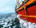 The flat frame shape with the almost vertical freeboards is just as typical of an ewer as the buoy-operated centreboards. Both are used for falling dry in the Wadden Sea