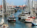 Lots going on in the marina. Guests moor in the passer-by basin with the bow facing north. The mooring fee is paid using the "Blue Water App". The harbour master is available daily from 8.30 am to 10 pm in July and August on 0653/29 31 37