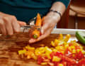 Pre-cut: Handling a knife at sea is not everyone's cup of tea. If you know in advance what you want to cook, you can prepare the ingredients at the berth and store them in the fridge or sink. This also significantly reduces the time it takes for the food to be ready