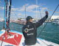 Am Ziel, in so vieler Hinsicht. Boris vorm Quai Vendée Globe. Der Dritte, Jérémie Beyou, kam 28 Stunden später