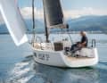 Esse 330: Schlanke Linie, tiefe Anhänge und ein hohes Rigg mit viel Kraft, dazu ein gemütlicher und tourentauglicher Innenausbau. Dennoch ist das schmale Schiff leicht geraten. Rumpflänge 9,90 m; Breite 2,55 m; Gewicht 2,45 t; ab 218.960 Euro. YACHT-Test: Heft 25/2019