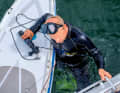 Mini-Dive diving system: The regulator sits directly on the compact carbon fibre pressure cylinder. It can be filled to 250 bar and supplied air for around five minutes under water in the test. The manufacturer Mini Dive also offers systems with a larger capacity and a remote pressure regulator