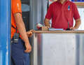 Renner e i suoi colleghi lavorano a stretto contatto con gli organizzatori di Point of Sailing