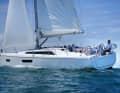 Oceanis 37.1: Fahrtenschiff mit viel Stabilität und gutem Potenzial. Selbstwendefock. Viel Stauraum und großes Platzangebot. Wellenbock statt Saildrive. Längspantry. Ab Werft nur einfach ausgestattet. Rumpflänge 10,99 m; Breite 3,92 m; Gewicht 6,86 t; ab 219.317 Euro. YACHT-Test: Heft 17/2023