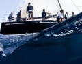 Gesellschafter am Rad. Nautor-Eigner Leonardo Ferragamo, hier auf seiner früheren ClubSwan 42 "Cuordileone", lebt und liebt den Swan-Mythos, bevorzugt auf Regatten, aber auch beim Fahrtensegeln