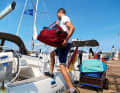Charter sailor Nils Dreßen climbs on board with a lot of luggage. Little does he realise what has happened in the hours beforehand to ensure that he finds a clean and technically flawless ship