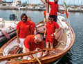 A total of six sailors are needed to operate the boat according to all the rules of the art