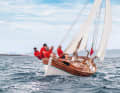 Weight trim like on a dinghy: the crew sails their fishing boat-inspired new build actively and with commitment
