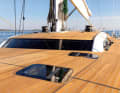 Two halyard winches complement drums on the Sülls