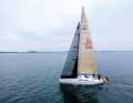 ... ici la voile d'avant avec un ris intégré. La surface est 16% plus petite
