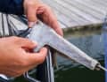 Leather chafe protection looks good and protects the headsail from sharp-edged splints and shackles. The production is a little more complex: start with a paper template as a pattern, cut out the protectors and then sew them together