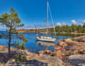With stern anchor and bow on the rock: mooring in marvellous solitude in the north of Åland