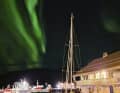 Platz 21: Tanzende Lichter  Axel Hacheberger, Geisenheim Beim Törn von Kirkenes nach Tromsö/Norwegen wurde auch in Honningsvag festgemacht. Bei völliger Windstille gab Lady Aurora ein wunderbares Gastspiel