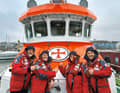 Die Band Santiano wurde 2024 zur Botschafterin der Seenotretter (v. l.): Hans-Timm Hinrichsen, Björn Both, Peter David Sage und Axel Stosberg