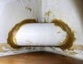 The hull was also sanded on the inside. A fillet is made here so that the angle laminate has good support later on.