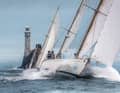 Fast wie vor hundert Jahren: die Klassiker „Dorade“ und „Stormy Weather of Cowes“ beim Rolex Fastnet 2015 nach Runden des legendären Felsens in der Keltischen See.