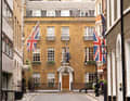 Der Sitz des Royal Ocean Racing Club am St. James’s Place: Um die Ecke Buckingham Palace, etwas weiter 10 Downing Street, Big Ben und Piccadilly – zentraler geht’s nicht in London.