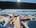 Free choice: The number of seating and lounging options is enormous thanks to a clever deck layout.