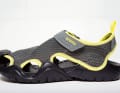 Eine ebenfalls bordtaugliche Sandale von Crocs.