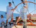 Skipper Peter Holmberg und Taktiker Francesco Angelis, beide mit Schuhen aus der Ultra-Range von Vans.
