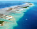 L'archipel des Tuamotu en Polynésie française. Le plus grand atoll corallien du monde est pour beaucoup l'incarnation de la navigation en eau bleue.