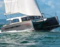Garcia Explocat 52: Extrem robuster Hochsee-Katamaran von Garcia Yachts mit einem sportlichen Segelplan und hohem Leistungspotenzial, gebaut aus Aluminium. Wahlweise sind ein seitlich erhöhter Steuerstand oder eine doppelte Radsteuerung erhältlich. Lüa 16,95 m; Breite 8,20 m; Gewicht 18,6 t; ab 2,19 Mio. Euro.