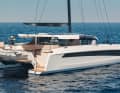 Slyder 55: Die Firma Mavea Yachts in Deutschland lässt ihre Kats jetzt in Tunesien bauen, und zwar neu aus Aluminium statt wie bisher in GFK. Der Kajütaufbau und das Bimini sind dagegen aus Kohlefaser gebaut. Der Slyder 55 ist in Fertigstellung. Lüa 17,20 m; Breite 8,20 m; Gewicht 15,7 t; Preis unbekannt.