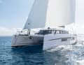 Nautitech 48 Open: A harmonious compromise between superior travelling comfort and active sailing. The GRP-built flagship from Nautitech impresses above all with its lively sailing characteristics and high performance. Length 14.67 m; width 7.97 m; weight 13.5 tonnes; from 1.18 million euros.