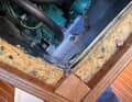 Open edge: The old insulation was not sealed on the sides. In addition, the insulation material did not overlap at the corners.