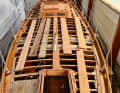 Beim Refit wurde das Deck durch eines aus Tesumo- Holz fachgerecht erneuert.