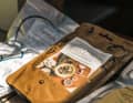 In winter: Everything has to go! Freeze-dried ready-to-eat food can sometimes last for years. Nevertheless, stocks should be cleared out in winter. This is because mice can nibble on the packaging. The greater the food supply, the greater the mice problem.
