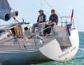 The round, narrow stern, the tiller and a certain coarseness make the Jager stand out.