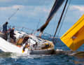 Fun without sweat: The Hanse is very well balanced and requires almost no counter rudder to stay on course.