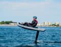 Bruhn, sur la planche E-Foil, a rapidement pris le coup de main.