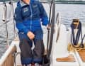 Jeanneau Sun Odyssey 380: Das Walkaround-Cockpit beansprucht viel Raum. Zum Sitzen bleibt nur wenig Platz.