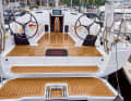 Hanse 360: Bei der Hanse klappt eine Zwischenstufe über die gesamte Breite mit aus. Die Plattform ist vorbalanciert und leicht aufzuholen.